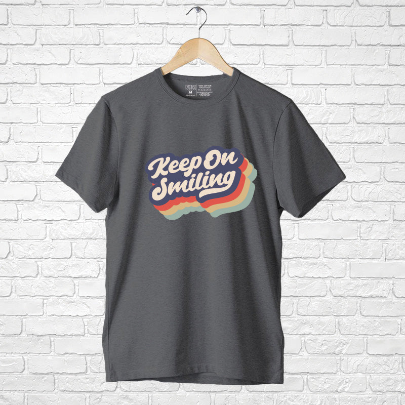 Keep on smiling, Boyfriend Women T-shirt - FHMax.com